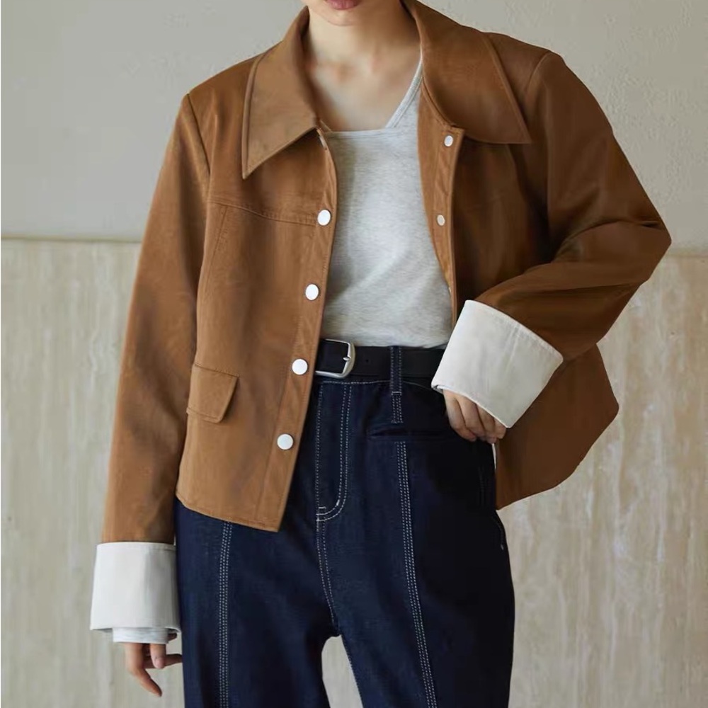 Contrasting color leather jacket